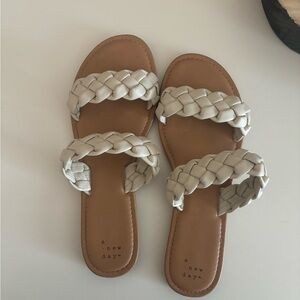 A New Day knot braid cream/ beige sandals